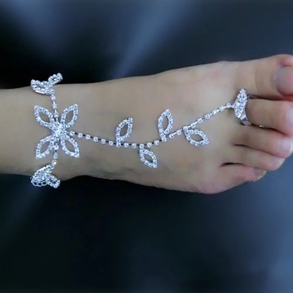NEW CRYSTAL FLOWER & LEAF RING BRACELET - Picture 4 of 4